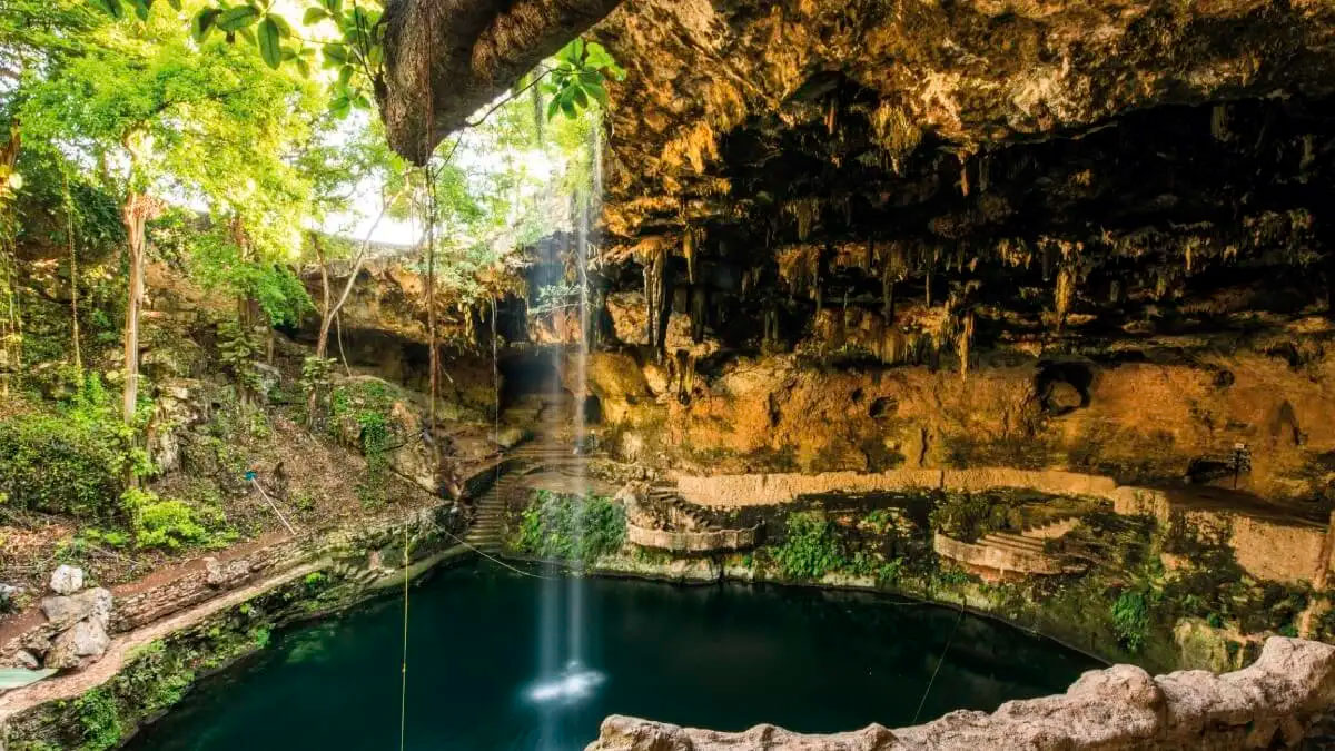 Chichen Itza with Cenote Zaci Regular Tour